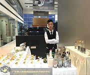 【佛山展翅調(diào)酒咖啡西點(diǎn)培訓(xùn)學(xué)校】2017年3月17日佛山慶豐路暢捷豹路虎4S店邀請(qǐng)韋杰花式調(diào)酒演出節(jié)目嘉賓！