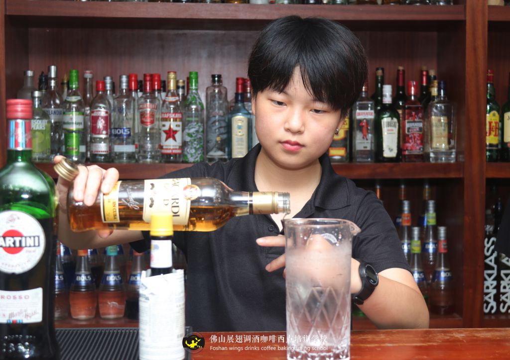 女生學調(diào)酒怎么樣？好嗎？